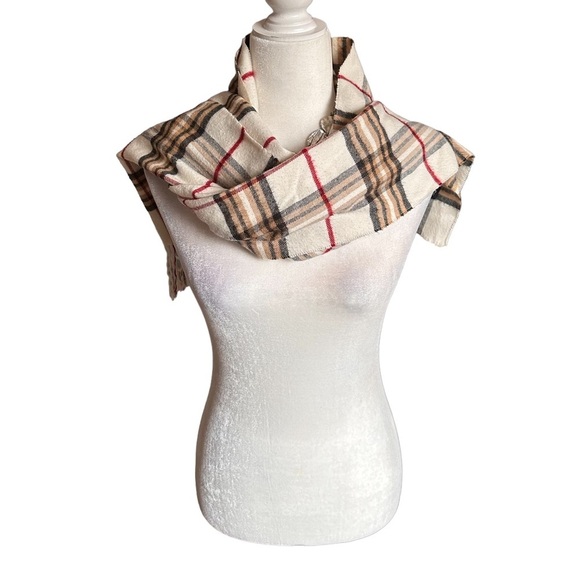 🌻 4/$25 V. Fraas Cashmink Ivory Plaid Scarf - Picture 2 of 5